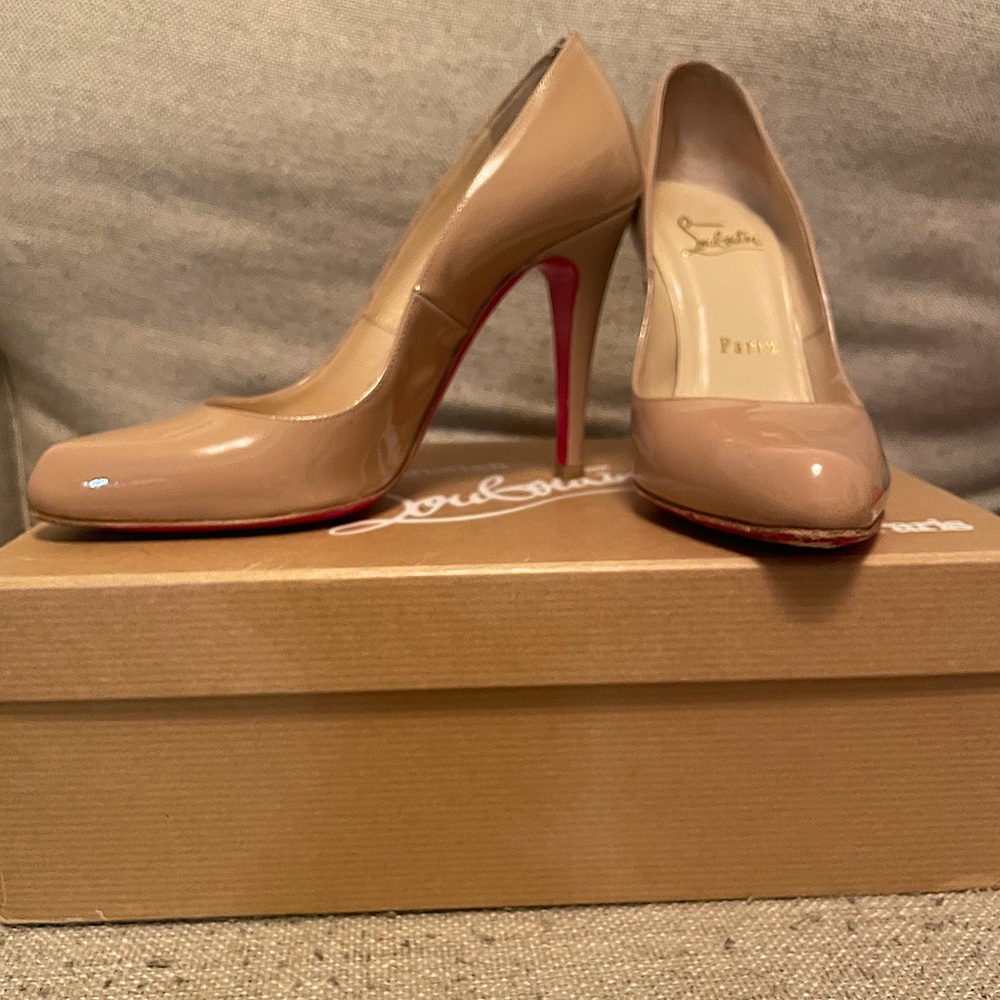 NUDE HEELS